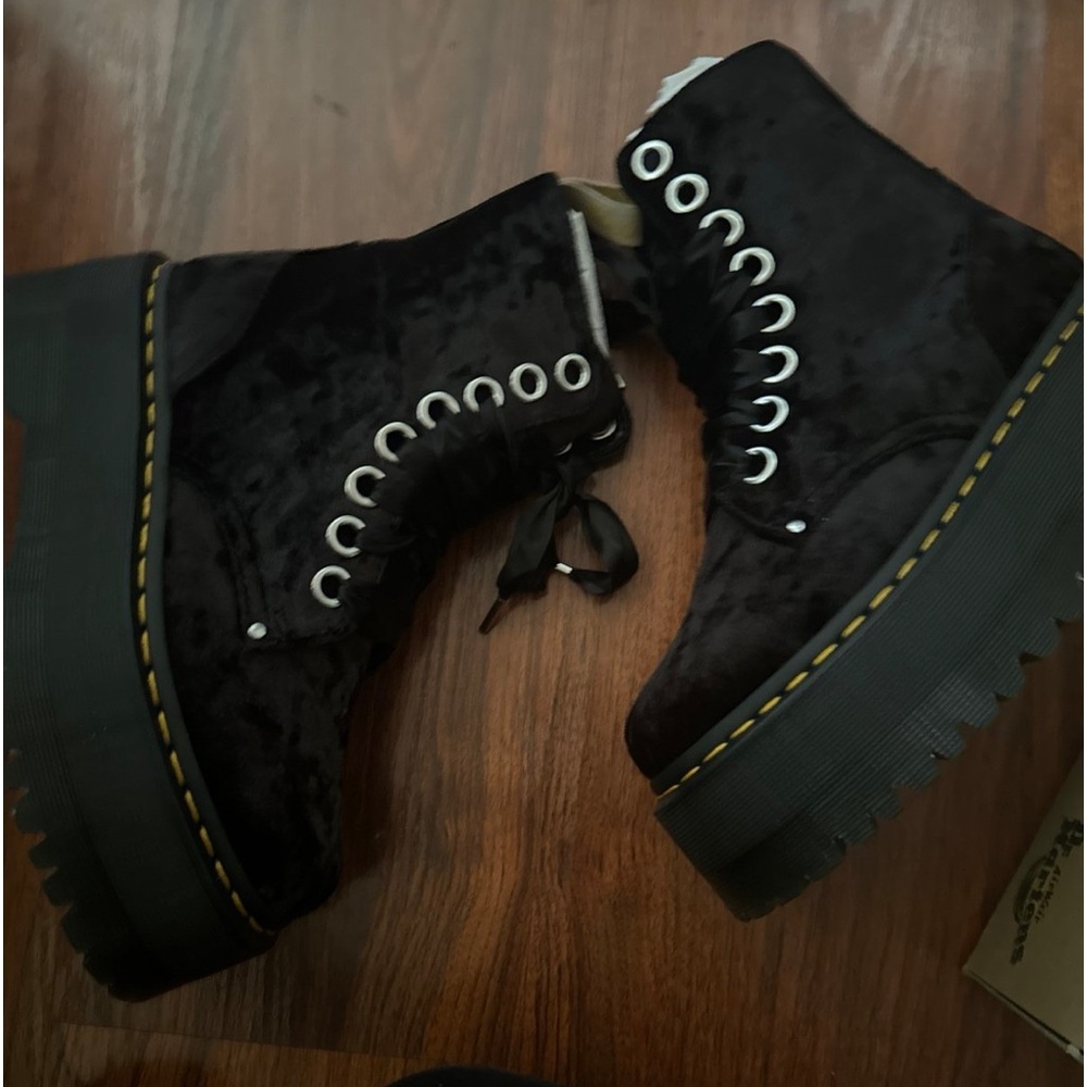 Dr martens jadon max velvet vegan